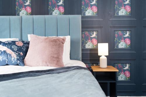 Stylish 4 bed - Contractor Stays, Wi-fi, Plenty of Parking