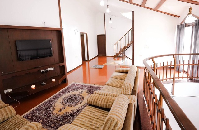 Elegante Villa de 5 Dormitorios con Piscina Privada