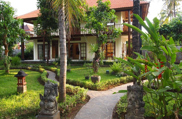 Villa de 2 pisos con estilo y acogedor en el exuberante jardín tropical con piscina privada