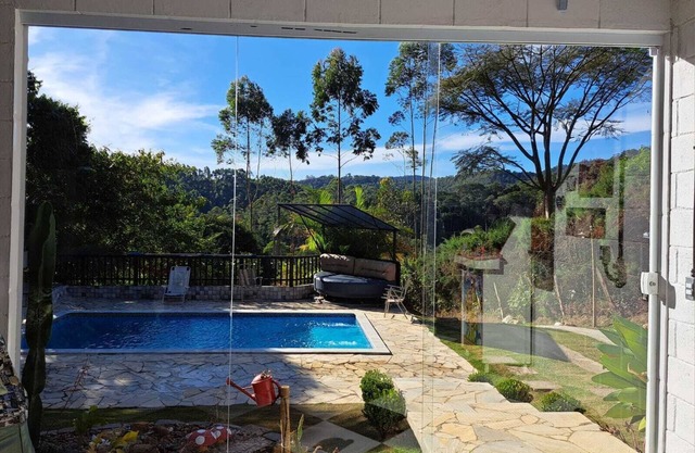 Stylish and private house with heated pool