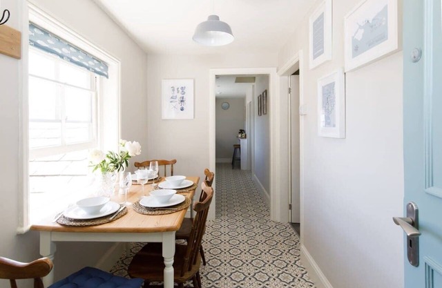 Stylish Apartment in Gastro Pub, West Wittering