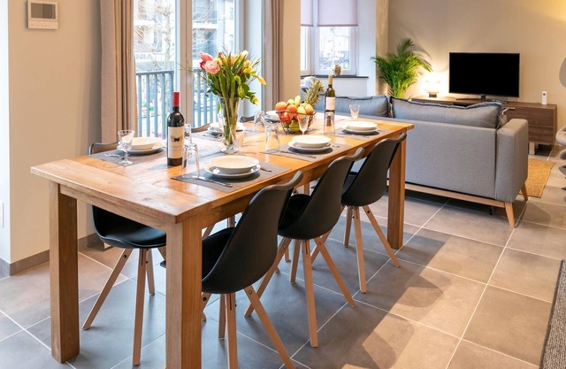 Apartamento moderno en la calle comercial de Maasmechelen