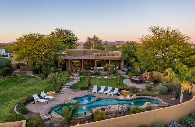 Stylish Arizona Abode - Desert Oasis w/ sprawling mtn views