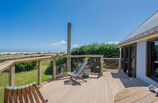 Elegante casa frente a la playa con impresionantes vistas
