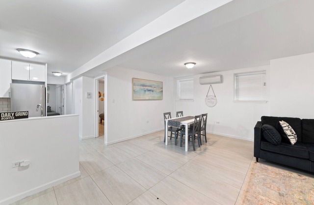 Stylish & Central 2BR Apt Near Subway
