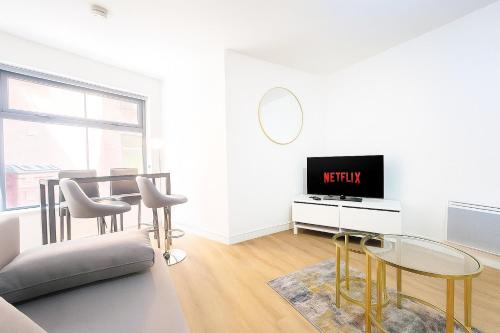 Stylish Central Stay! Park and Walk Anywhere