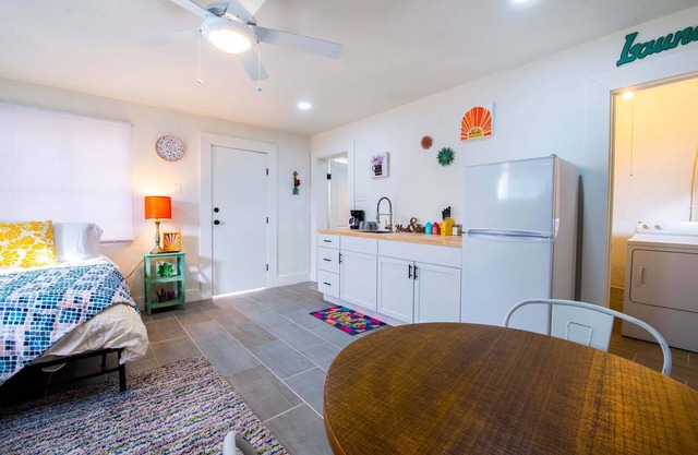 Stylish Charming Guesthouse in Central El Paso Edit
