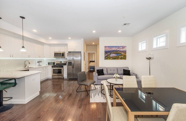 Stylish Chic Condo NYC@Fingertips-B-