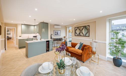 Stylish Chiswick Flat with AC and Private Balcony