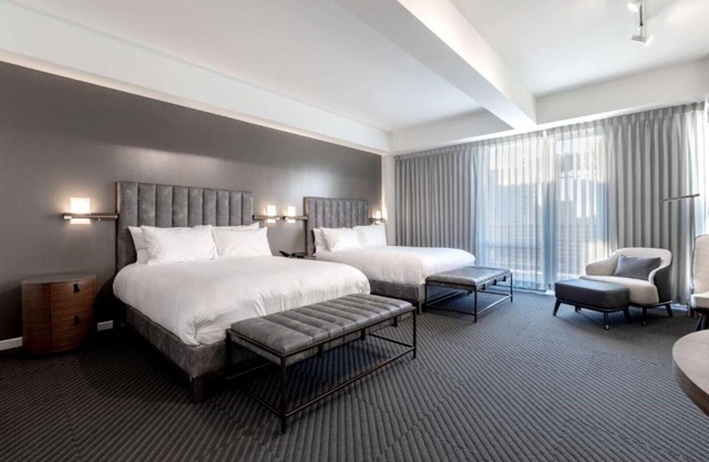 STYLISH COMFORT IN DOWNTOWN IOWA CITY