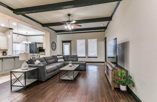 Stylish Comfort with Family-Friendly Amenities!