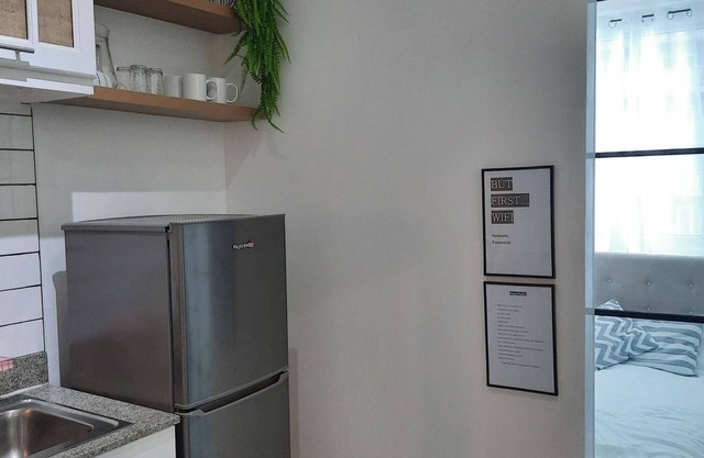 Elegante condominio en Mezza 1 con WIFI rápido y Netflix