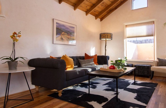 Elegante condominio en el moderno distrito de Baca Railyard