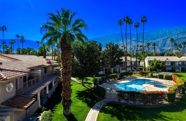 Stylish Condo Steps from Pool & Tennis in Palm Springs