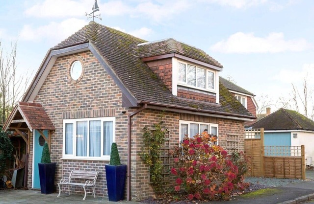 Stylish & cosy annexe in pretty sailing village