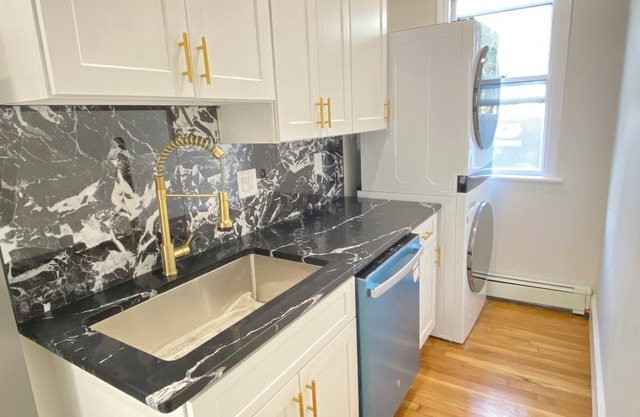 Stylish & Cozy Boston Retreat Near Train Station, Parks & Cafés