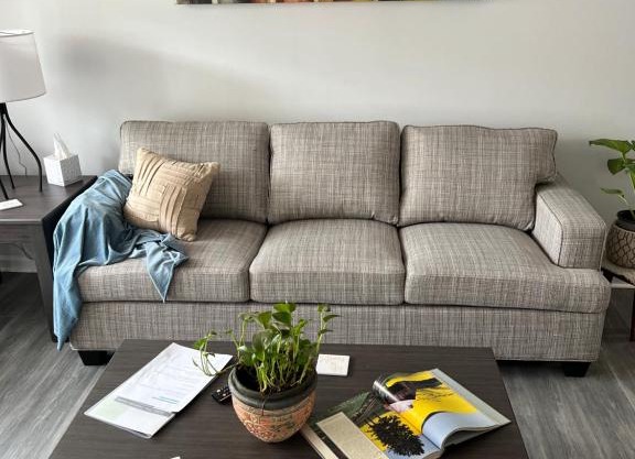 Stylish, Cozy Corporate Condo!