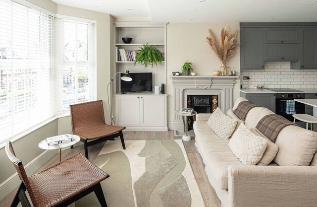 Stylish Crouch End 2B2B Flat - Sleeps 6