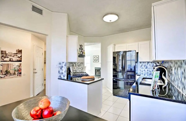 LUJO COMFY TOWNHOME-Duerme 2-10!