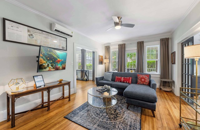 800 Magnolia #2: Lovely 2BR near Uptown Charlotte