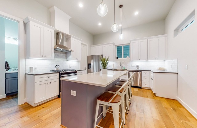Stylish, dog-friendly getaway with WiFi, central AC, & a washer/dryer