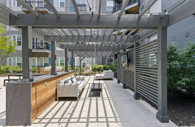 Stylish Downtown Studio by Cozysuites