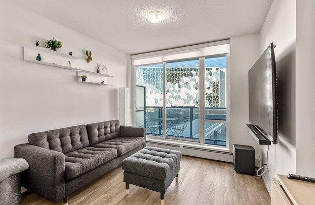 Modern East end Apartment