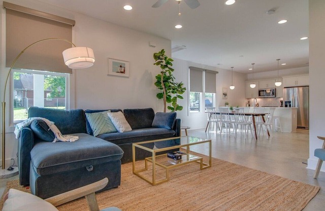 Stylish East Nashville Home for 10