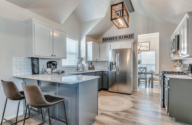 Stylish Edmond charmer with Rainfall shower & large yard for kids & pets!