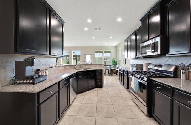 Stylish Escape Near lake Conroe & The Woodlands