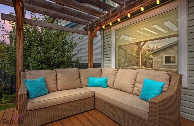 Stylish Euro Vibes Home | Gym | AC | Yard | Office