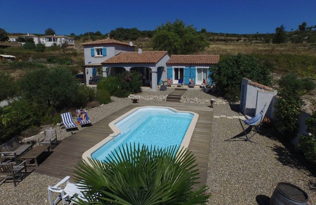 Villa en Camplong con Piscina y Vistas