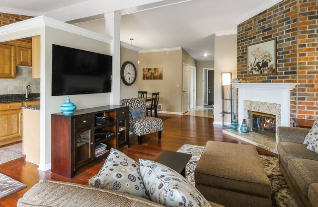 Stylish Fontana Condo Near Lakes, Outdoor Pool, Balcony, Grill, Walk to Everywhere!