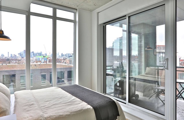 Stylish Fully-Furnished Condo in Trendy Queen West, Downtown Toronto