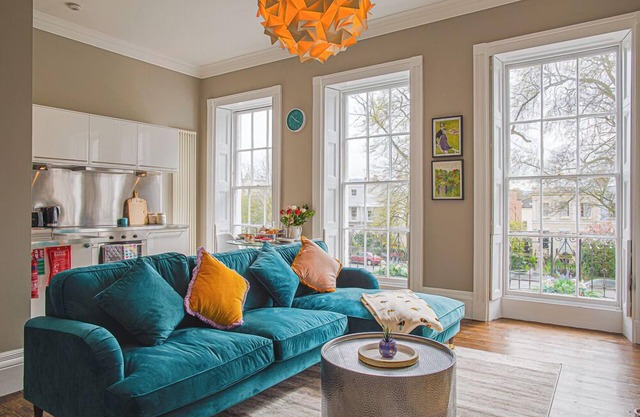 Stylish Grade II Apartment - The London