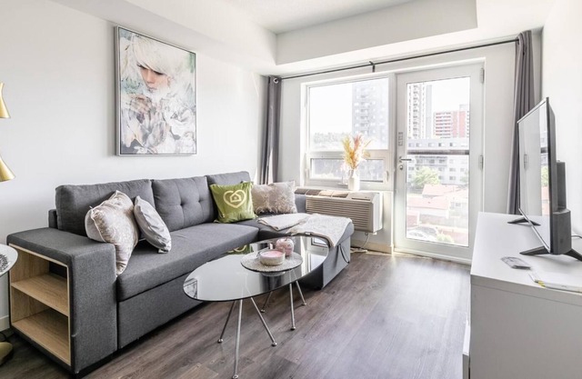 Stylish Hamilton Apartments. GYM, BBQ
