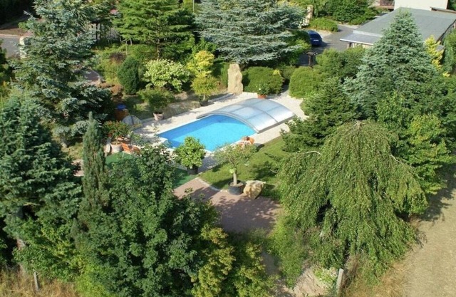 Elegante casa de vacaciones cerca del bosque
