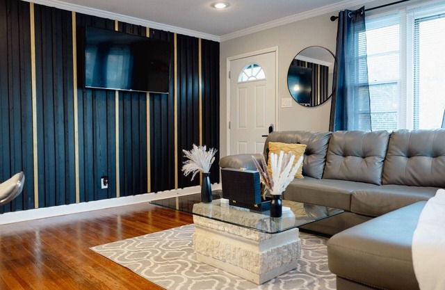 Stylish home conveniently located just minutes from dining, shopping & downtown!