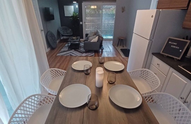 Stylish home, perfect to explore Ottawa