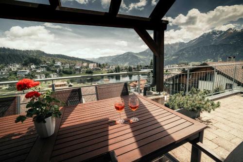 Stylish Lakeview Apartment Balcony & Free Parking