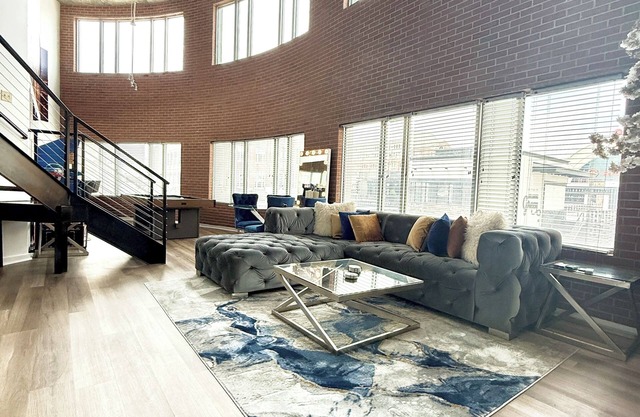Stylish loft, centered in the heart of Atlantic station.