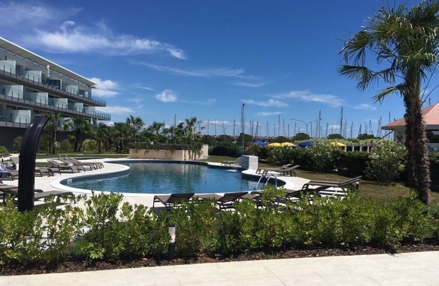 Nuevo hermoso apartamento marítimo