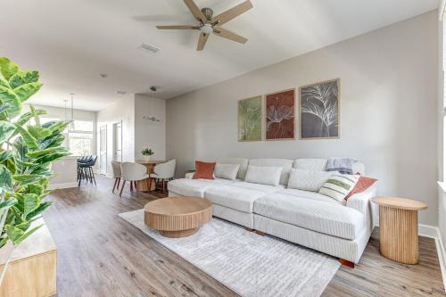 Stylish Midtown 3 Bedroom 4 Bathroom Private Garage Family & Group Ready