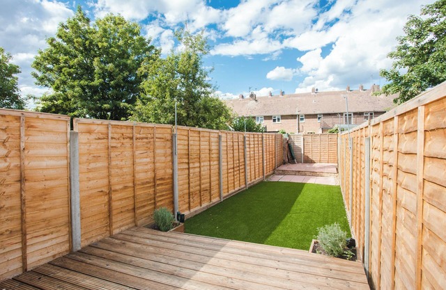 Stylish & Modern 3 Bed Flat in NW London with Garden