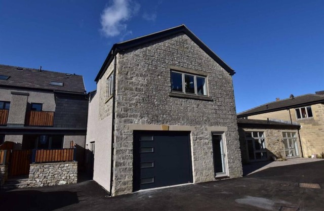 Stylish Modern Buxton Town House