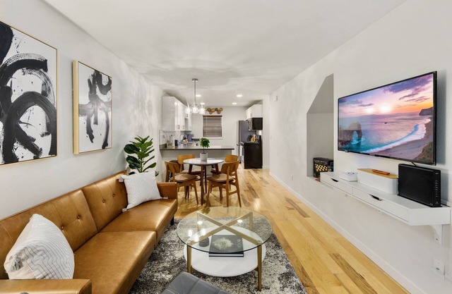Stylish North Seattle Home - 3BR, King Beds, Garage, & Fido Friendly