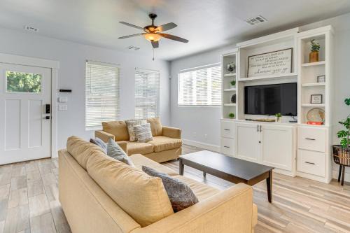 Stylish OKC Farmhouse with Garden - Close to OU