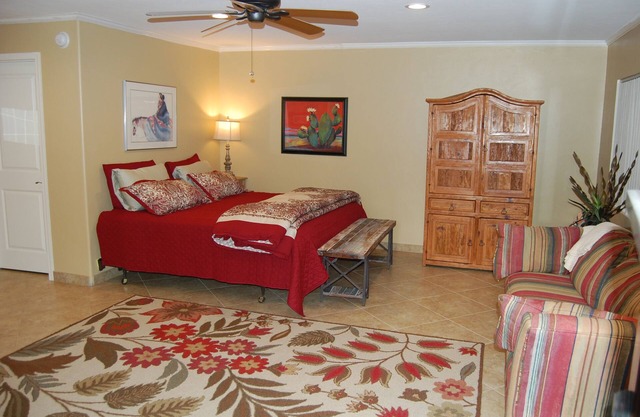 Foothills Studio Suite, conveniente, recientemente remodelado