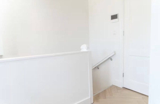 Stylish Rooftop Apartment Mondriaan Near Canals & Central Station – Sleeps 3