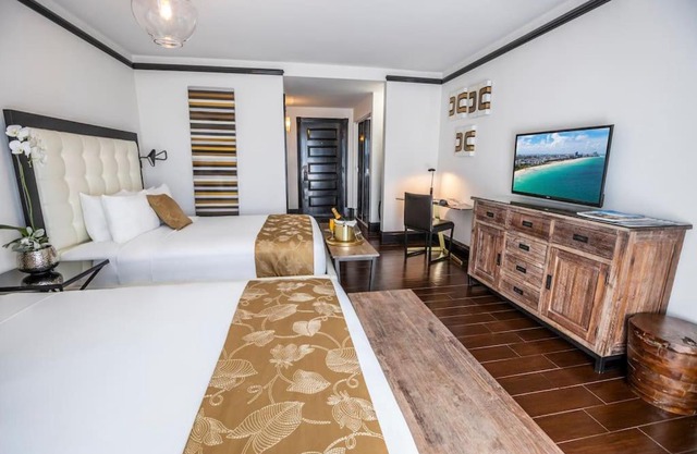 Stylish Room, Two Queen Beds, Pool, Sundeck